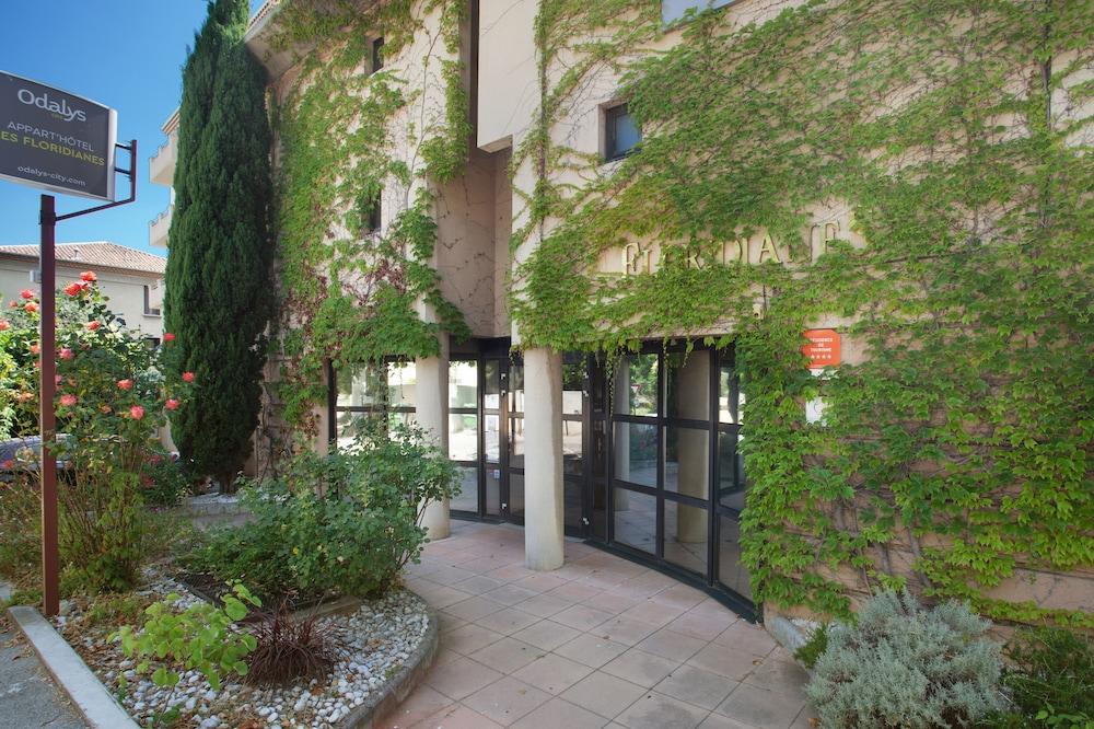 Odalys City Aix En Provence Les Floridianes Otel Aix-en-Provence Dış mekan fotoğraf